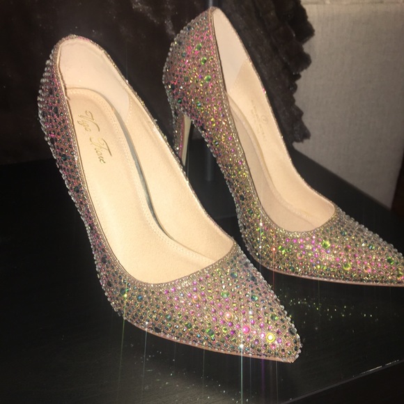 Sexy Shimmer Stoned Pumps - Picture 1 of 6