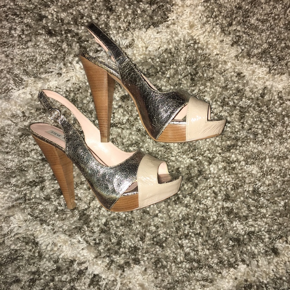 Steve Madden open toe metallic heel. EUC