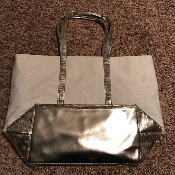 Victoria's Secret tote! - Picture 4 of 4