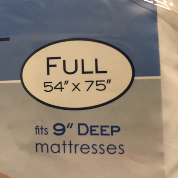 MATTRESS SAVER Zippered Vinyl Mattress Cover - Picture 4 of 4