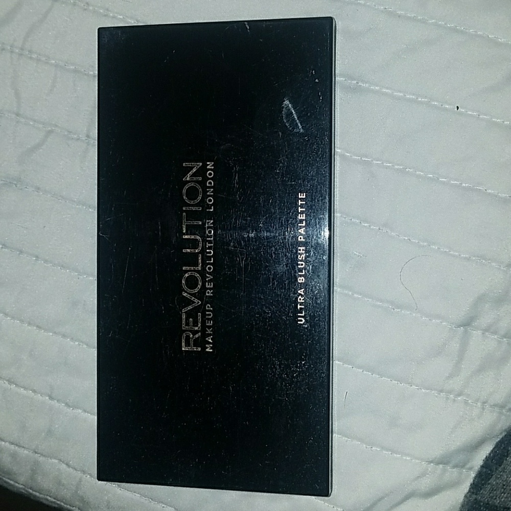 Makeup Revolution ultra blush pallette