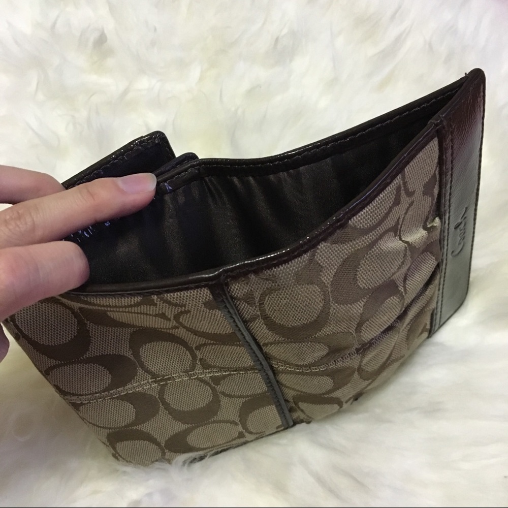 ๐ Coach Signature Wallet - Picture 5 of 7