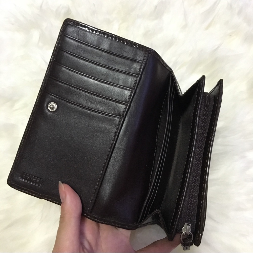 ๐ Coach Signature Wallet - Picture 6 of 7