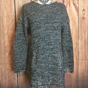 Daisy Fuentes Black And White Sweater