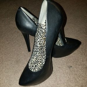 Jessica Simpson heels