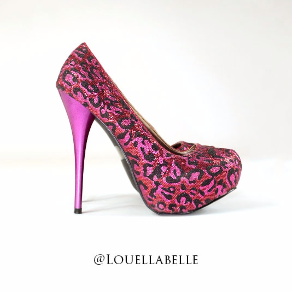 Qupid Pink Sparkle Leopard Heels Size 6