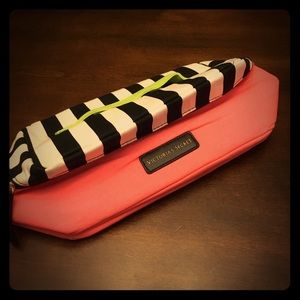 Victoria’s Secret’s Under Garment travel holder