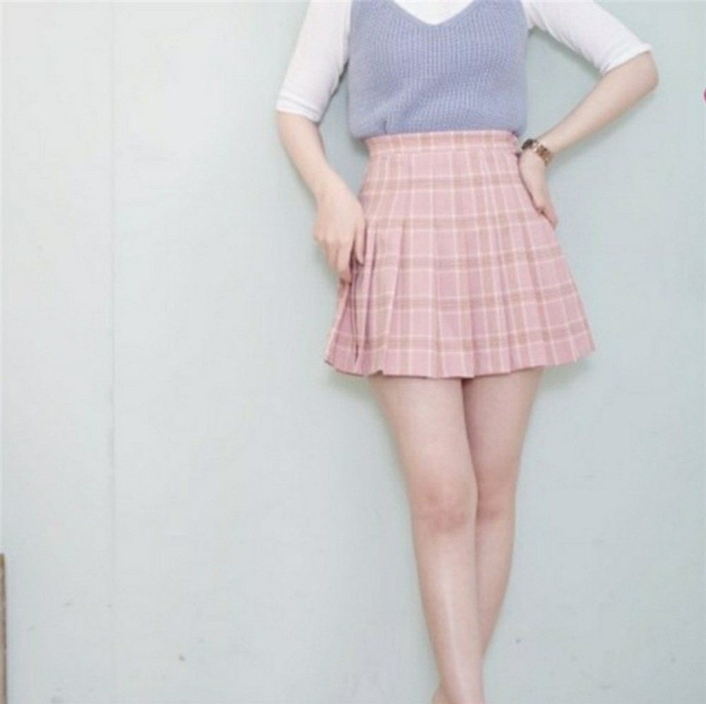 Pleated schoolgirl skirt