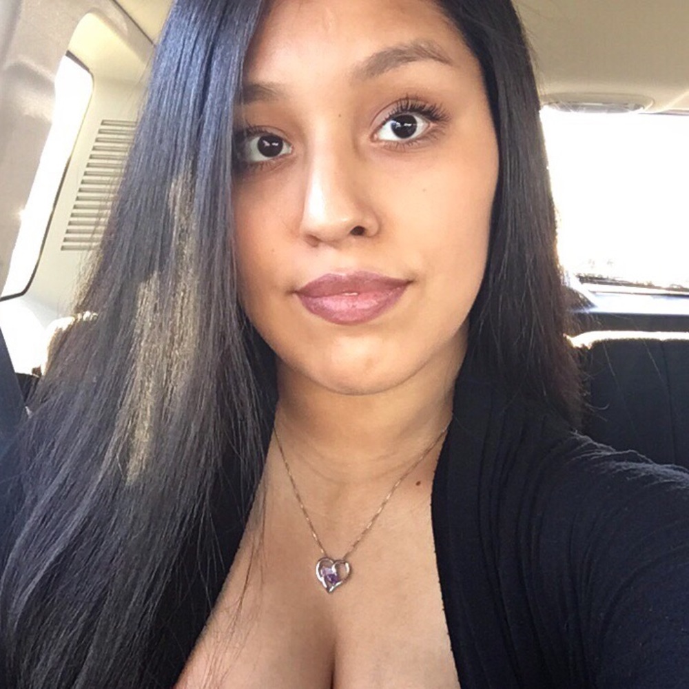 Meet your Posher, Eva