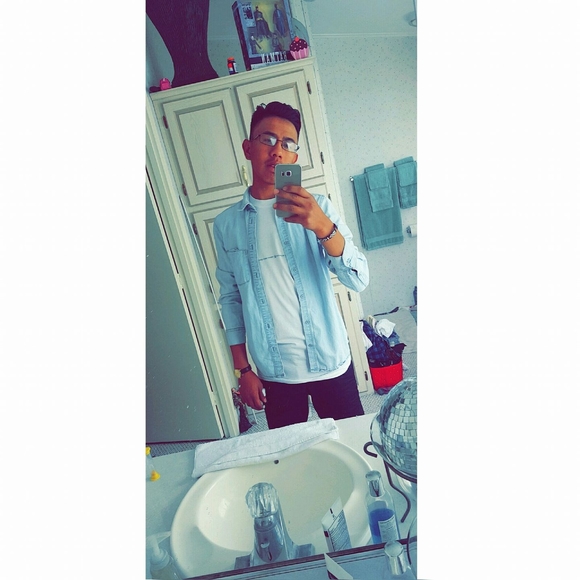 Meet your Posher, Clemente - Picture 1 of 1