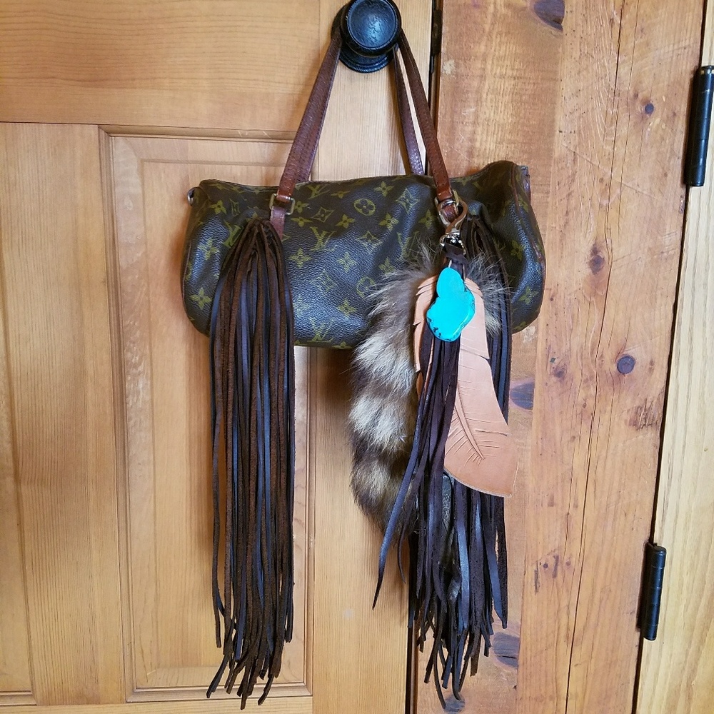Auth Louis Vuitton Papillon with Fringe