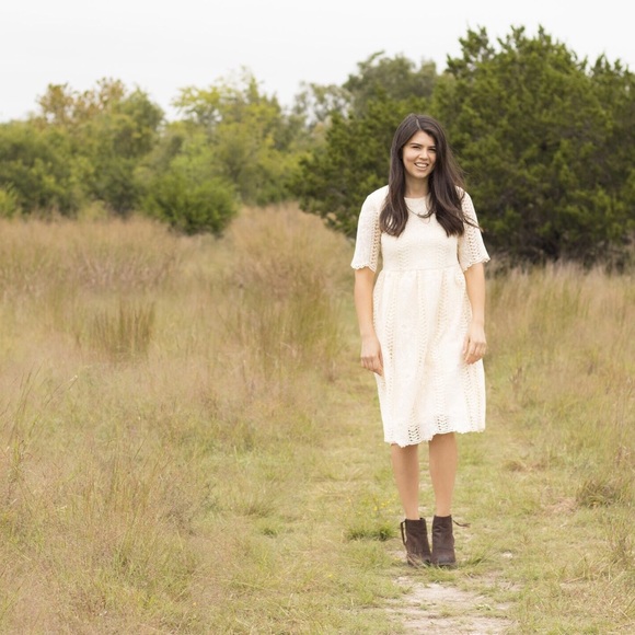 Dresses & Skirts - Lace dress in Ivory