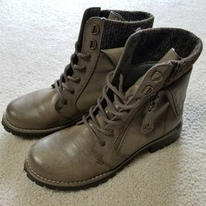 Pembroke Stone Cliff boots