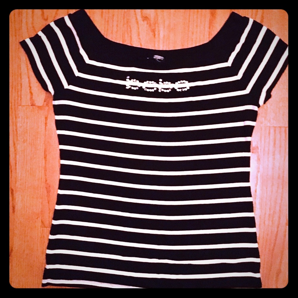 Black & white Bebe top