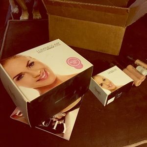 Luminess make up machine