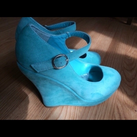 Mint Wedges - Picture 2 of 5