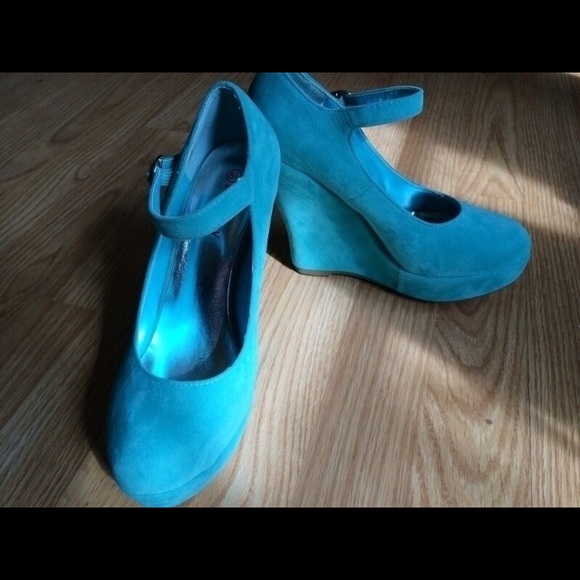 Mint Wedges - Picture 3 of 5