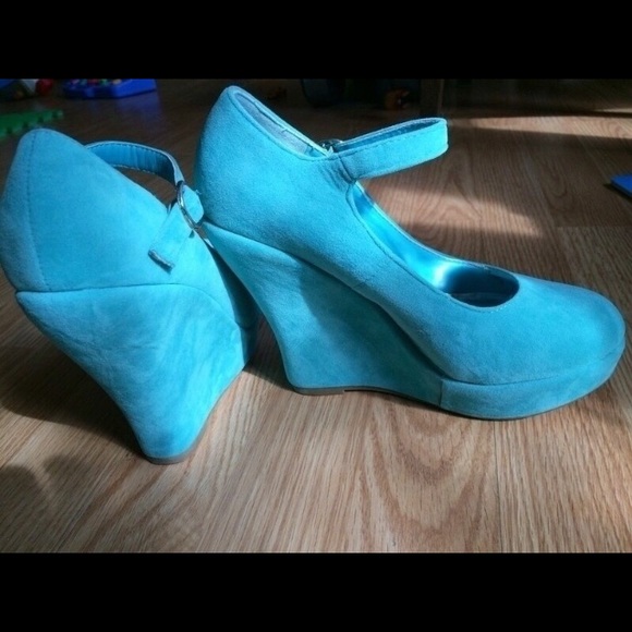 Mint Wedges - Picture 4 of 5