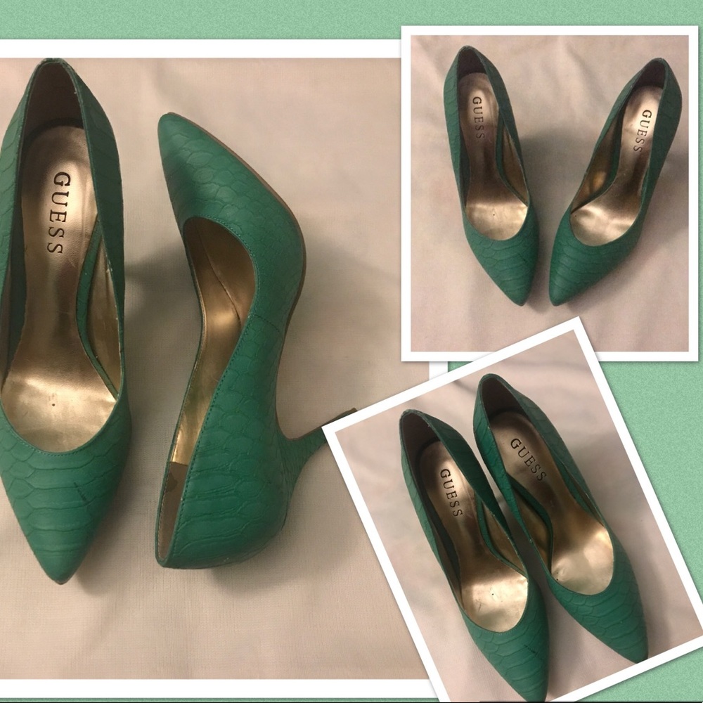 GUESS Snakeskin Pumps 👠