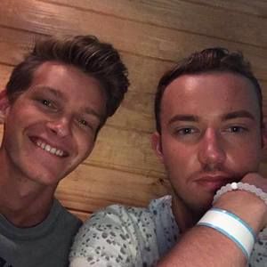 Meet your Posher, Hunter