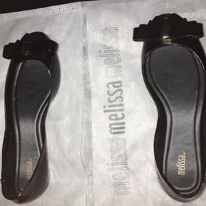 Zapatillas de la colección “Melissa”