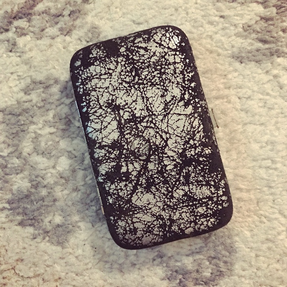 Black & silver crackle RFID wallet
