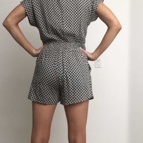 NWT polka-dot romper - Picture 2 of 4