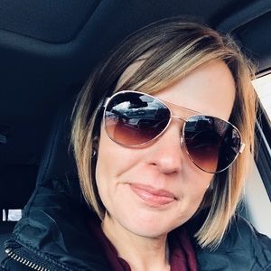 Meet your Posher, Carrie