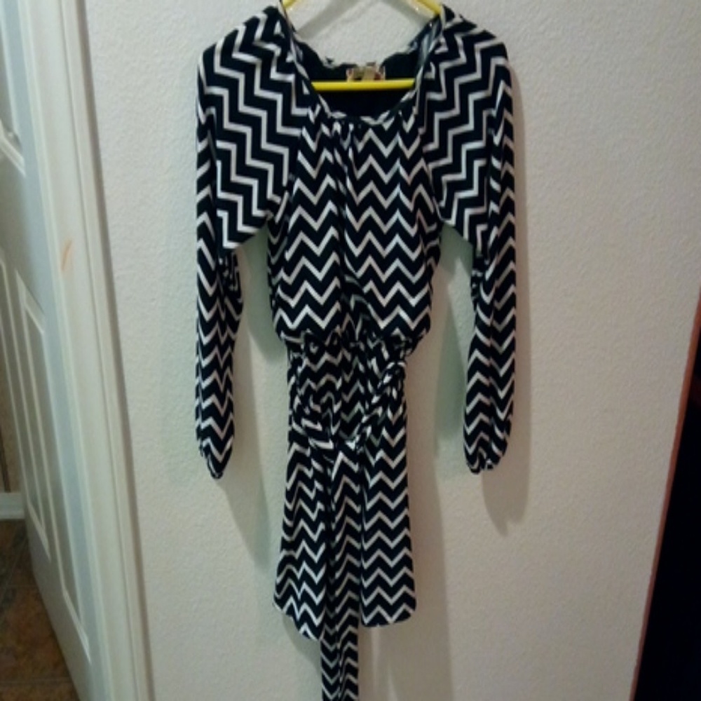 Girls long sheeve dress