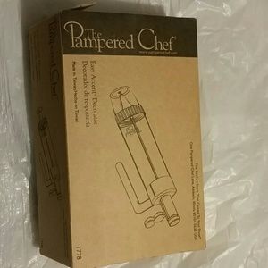 Pampered Chef Easy Accent Decorator