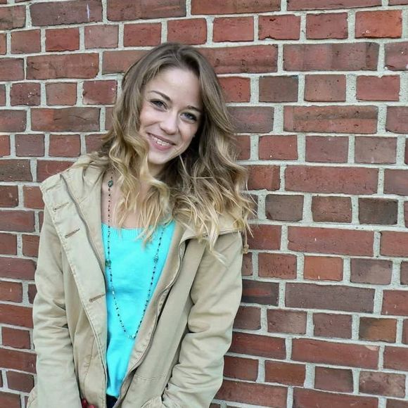 Meet your Posher, Ginny - Picture 1 of 1