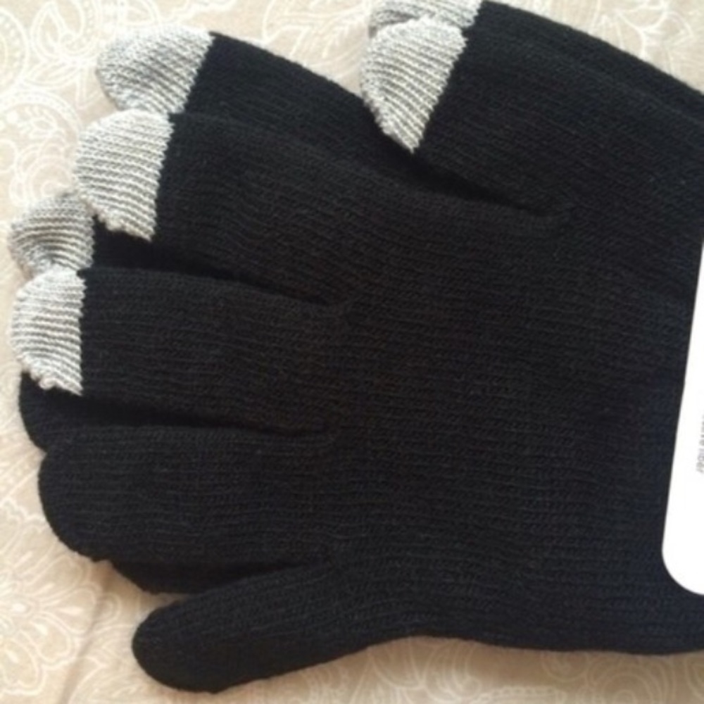 Touchscreen gloves