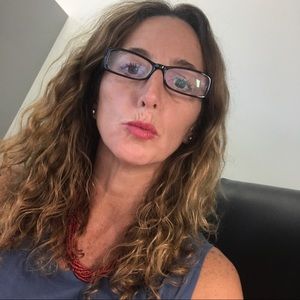 Meet your Posher, Eleonora