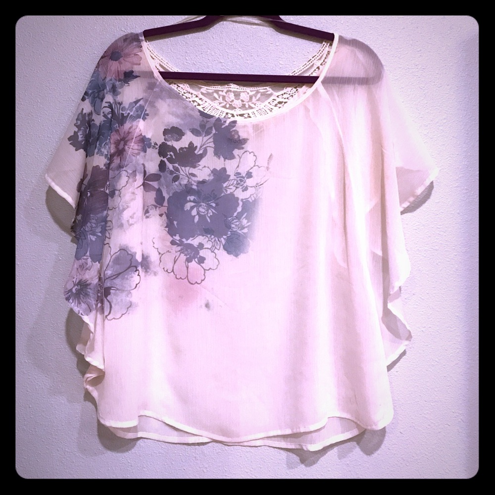 Mudd sheer top with design