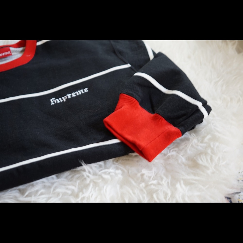 Supreme Crewneck Sweater - Picture 2 of 7