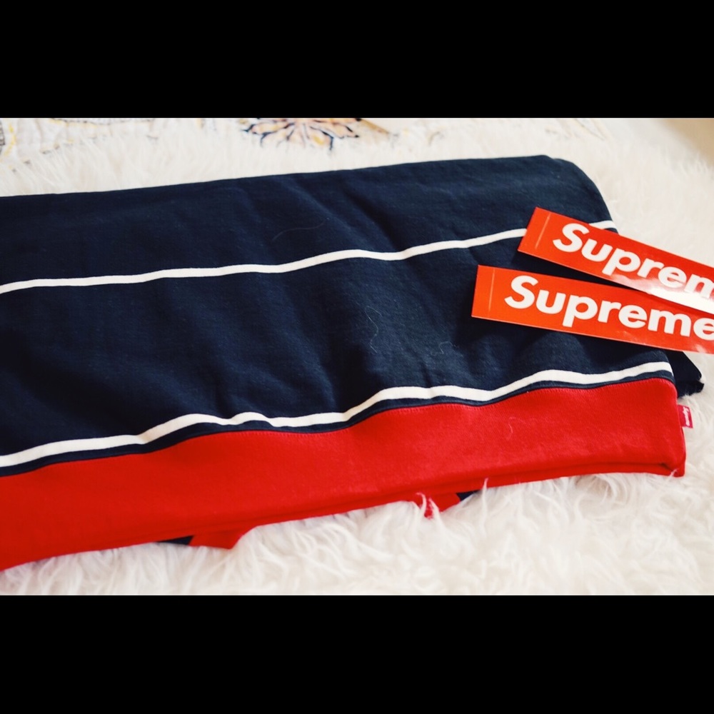 Supreme Crewneck Sweater - Picture 4 of 7