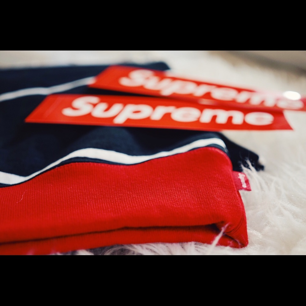 Supreme Crewneck Sweater - Picture 5 of 7