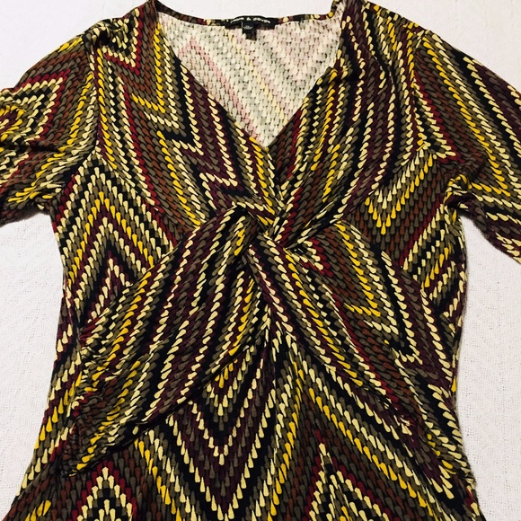 Cable & Gauge Tops - Printed V-Neck Top