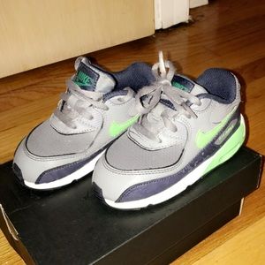 Nike toddler AirMax