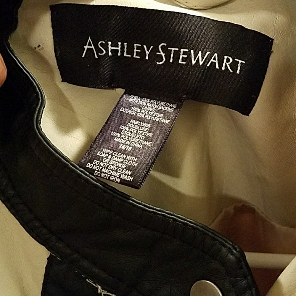 Faux leather jacket - Picture 2 of 3