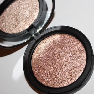 Rose Gold Skin Illuminator