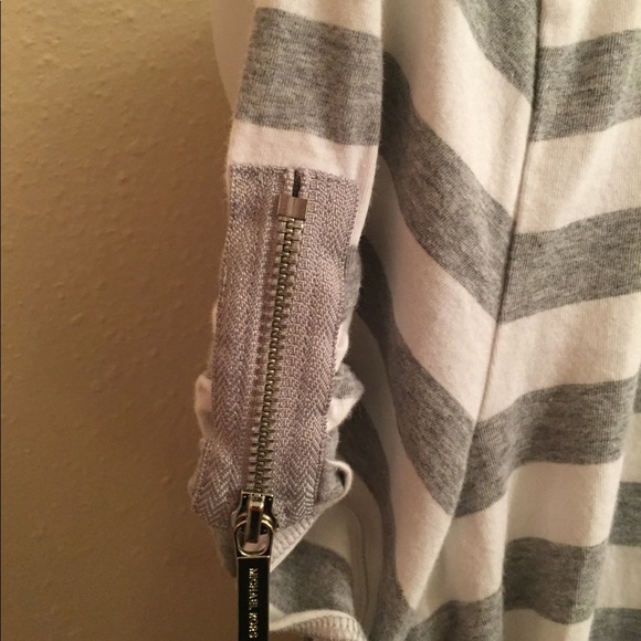 Michael Kors Strip Shirt - Picture 3 of 5