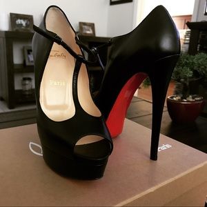 Christian Louboutin - Alta Poppins