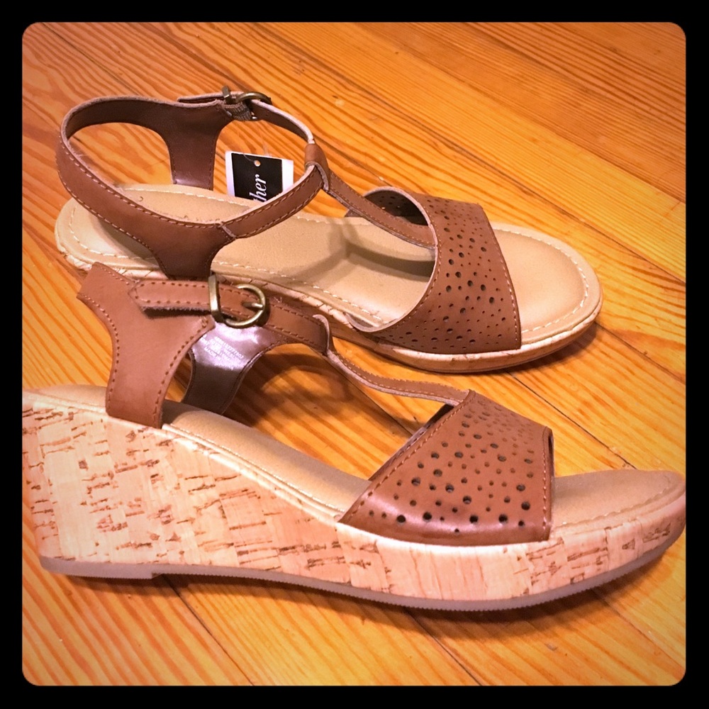 Tan Thom McAn Sandals