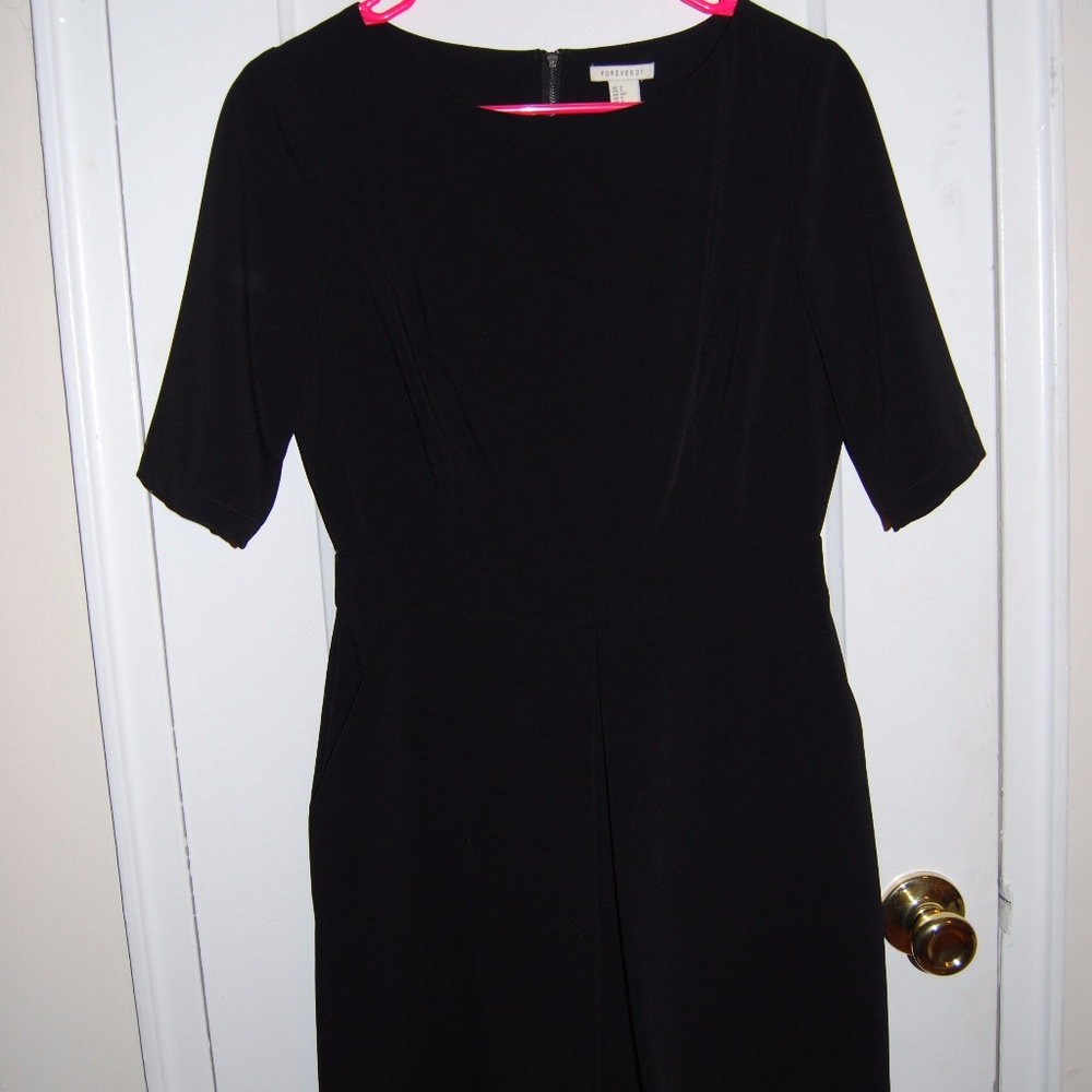 Black Pleated Dress with Pockets