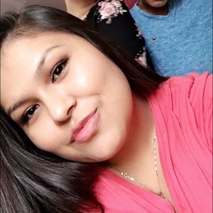 Meet your Posher, Ana