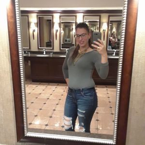 Meet your Posher, Veronica