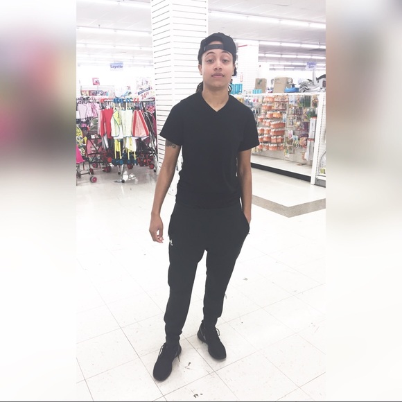 Meet your Posher, Milea - Picture 1 of 1