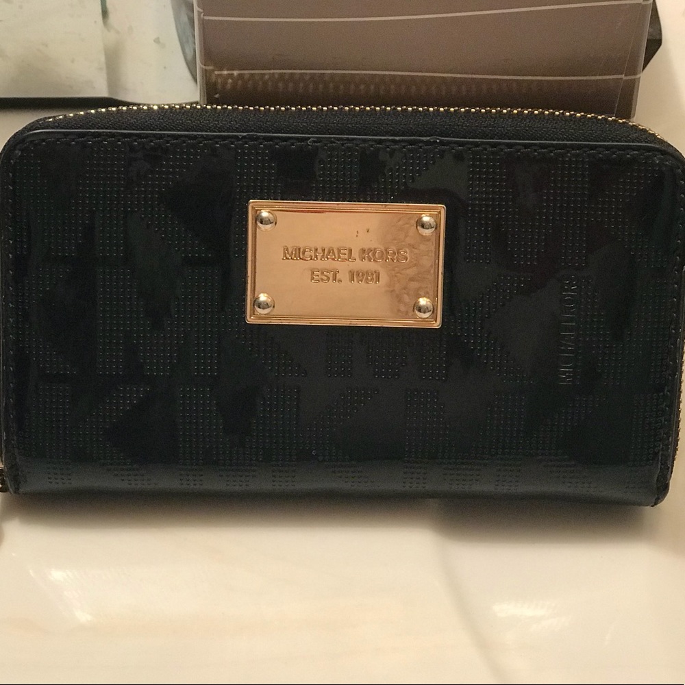 Michael Kors wristlet