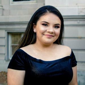 Meet your Posher, Julia